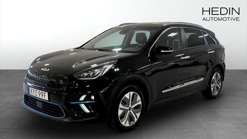 Svart (black) Begagnad 2022 Kia e-Niro Advance SUV | 289 900 kr (Marknadspris) - Bild 1/4