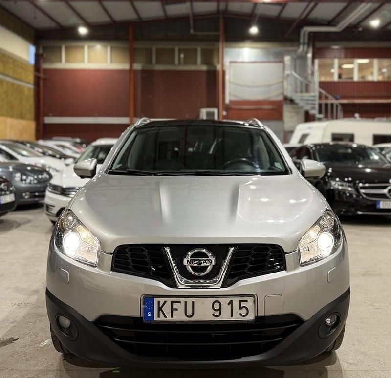 Begagnad Nissan Qashqai 360º 141 HK (103 kW) 2012 Silver SUV