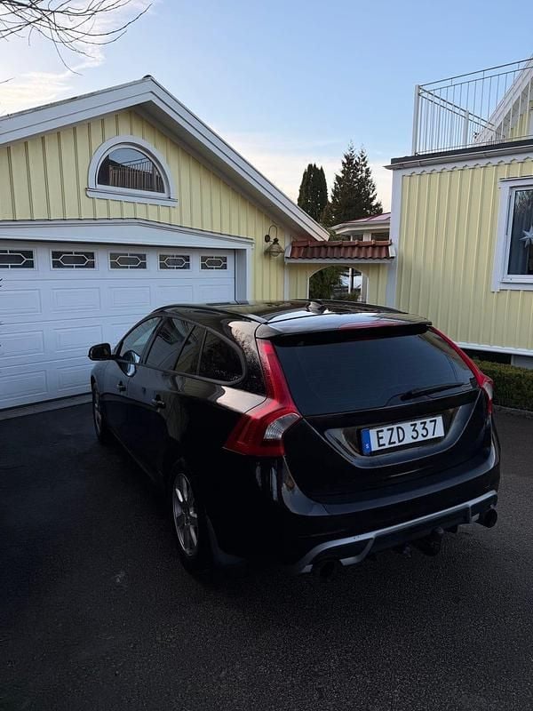 Begagnad 2011 Volvo V60 Kombi | 69 000 kr (Dyr) - Bild 1/4