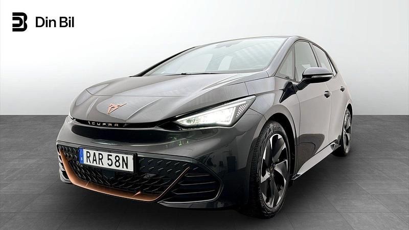 Begagnad Cupra Born e-Boost 169 kW (231 HK) 2023 Mörkgrå Halvkombi