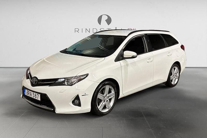 Begagnad Toyota Auris Touring Sports Edition 132 HK (97 kW) 2014 Vit Kombi