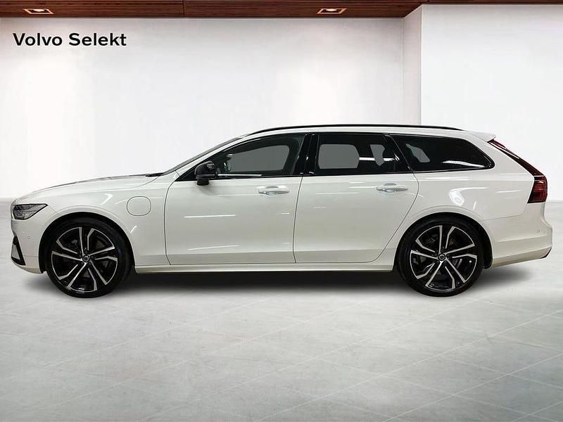 Begagnad Volvo V90 R-Design Pro 397 HK (291 kW) 2022 Vit Kombi