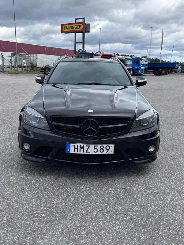 Svart Begagnad 2008 Mercedes C63 AMG Avantgarde Kombi | 229 000 kr (Lite dyr) - Bild 1/4