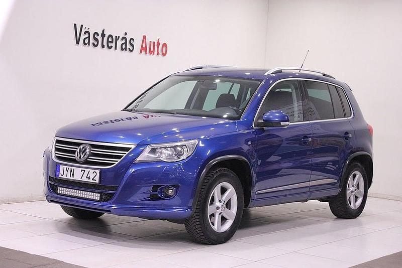 Blå Begagnad 2009 VW Tiguan Sportline SUV | 64 900 kr (Marknadspris) - Bild 1/4