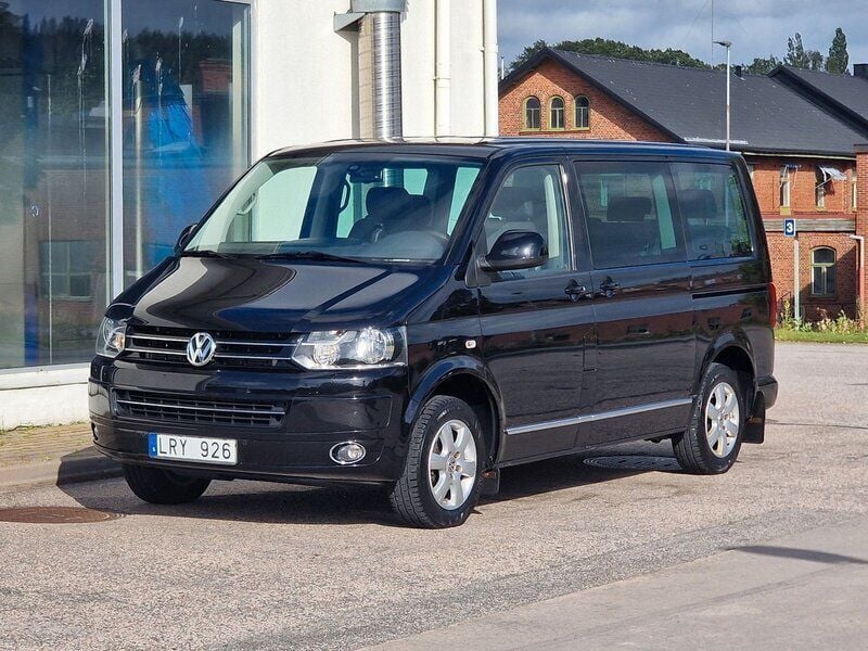 Svart Begagnad 2011 VW Multivan Minibuss | 189 900 kr (Lite dyr) - Bild 1/2