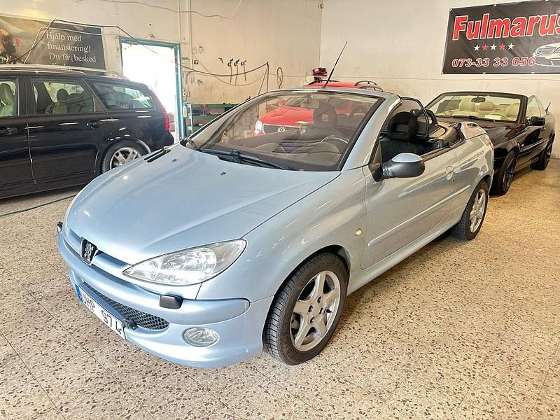 Begagnad Peugeot 206 CC 109 HK (80 kW) 2003 Ljusgrå Cab