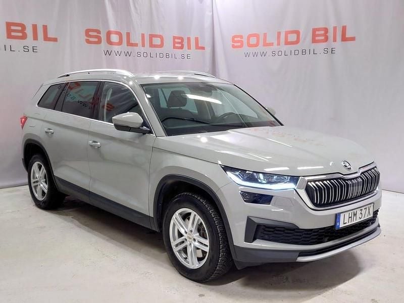 Grå Begagnad 2022 Skoda Kodiaq Style SUV | 369 900 kr (Marknadspris) - Bild 1/4