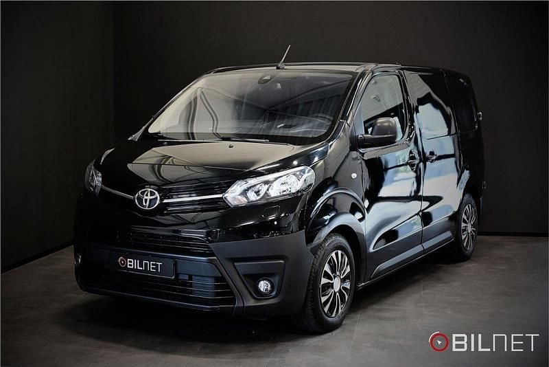 Svart Begagnad 2018 Toyota Proace Van | 139 900 kr (Bra pris) - Bild 1/3