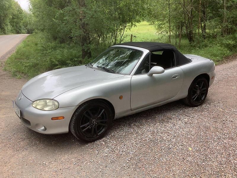 Silver Begagnad 2005 Mazda MX5 Cab | 69 500 kr (Marknadspris) - Bild 1/4