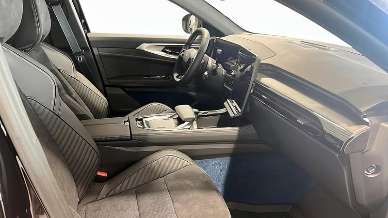 Begagnad Renault Rafale 150 HK (110 kW) 2025 Svart SUV