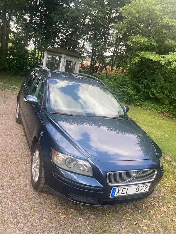 Blå Begagnad 2006 Volvo V50 Kombi | 4 000 kr - Bild 1/2