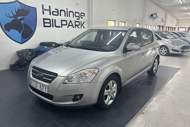 Silver Begagnad 2008 Kia Ceed Halvkombi | 69 900 kr (Marknadspris) - Bild 1/2