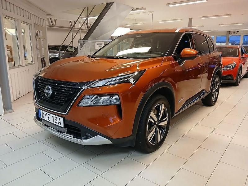 Orange Begagnad 2022 Nissan X-Trail Tekna SUV | 379 900 kr (Marknadspris) - Bild 1/4