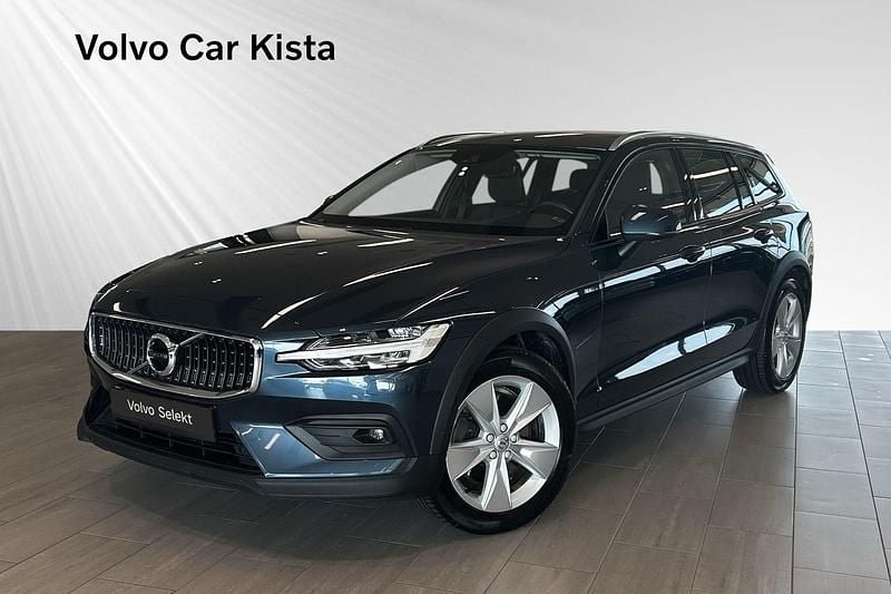 Blå Begagnad 2019 Volvo V60 CC SE Kombi | 339 900 kr (Marknadspris) - Bild 1/3