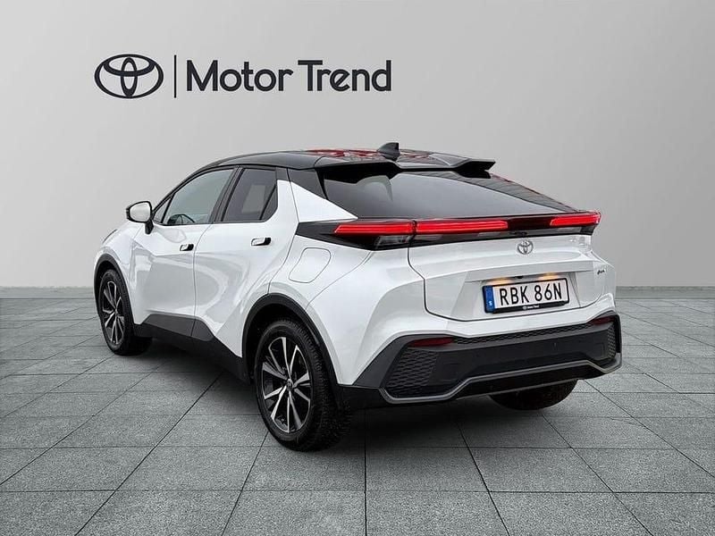 Begagnad Toyota C-HR Style 142 HK (104 kW) 2024 Vit SUV