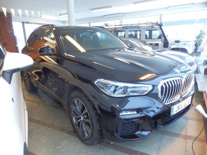 Svart Begagnad 2018 BMW X5 M Sport SUV | 520 000 kr (Marknadspris) - Bild 1/4