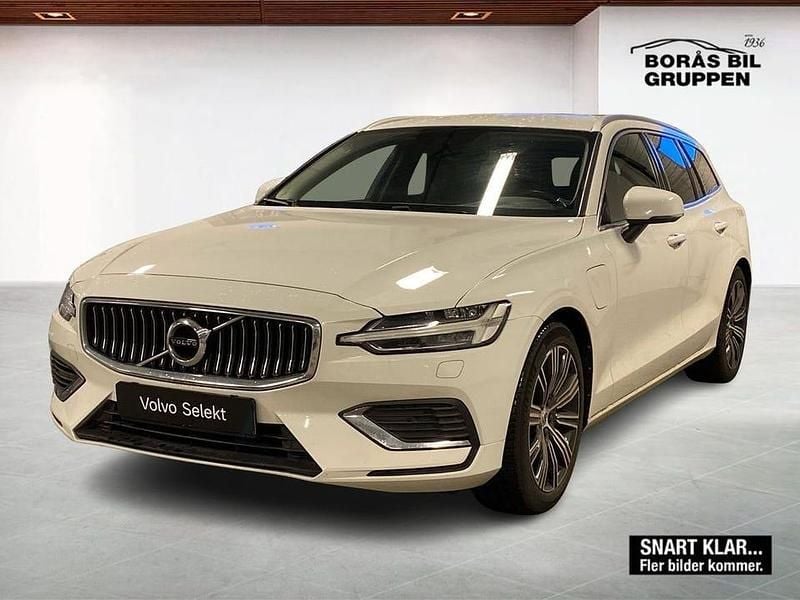Vit Begagnad 2022 Volvo V60 Inscription Kombi | 319 000 kr - Bild 1/3