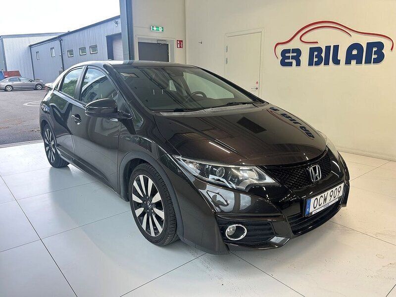 Brun Begagnad 2016 Honda Civic Halvkombi | 119 900 kr - Bild 1/4