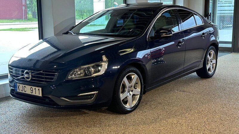 Blå Begagnad 2013 Volvo S60 Summum Sedan | 119 900 kr (Marknadspris) - Bild 1/4