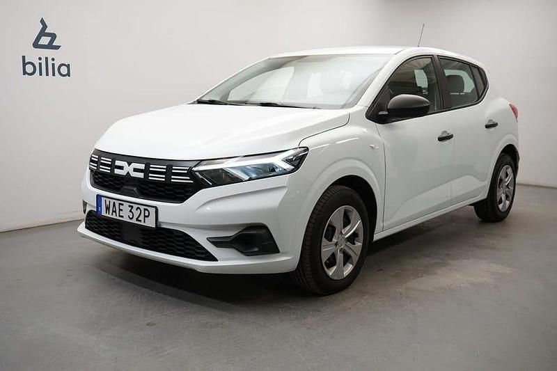 Vit Begagnad 2022 Dacia Sandero Essentiel Halvkombi | 129 900 kr (Marknadspris) - Bild 1/3