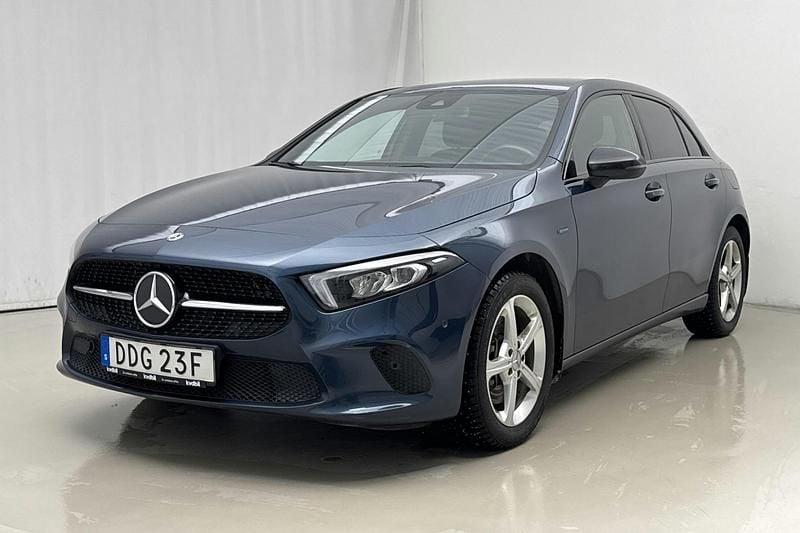 Blå Begagnad 2021 Mercedes A250 | 249 900 kr (Bra pris) - Bild 1/4