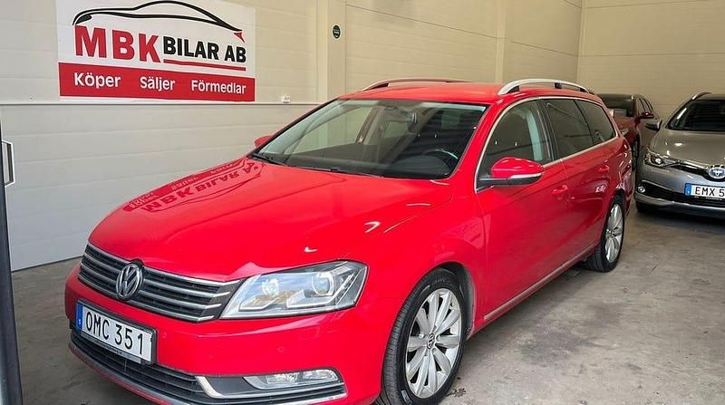 Röd Begagnad 2015 VW Passat GT Kombi | 79 900 kr (Superpris) - Bild 1/4
