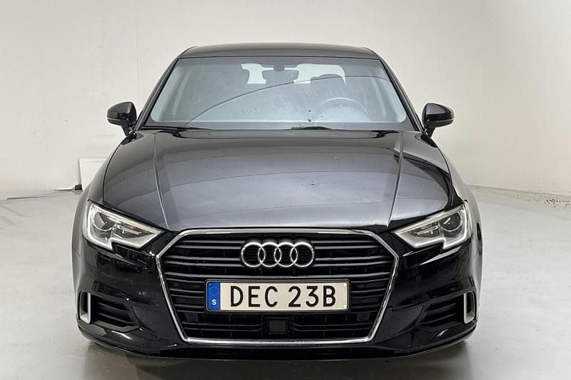 Begagnad Audi A3 Sport 150 HK (110 kW) 2019 Svart Sedan