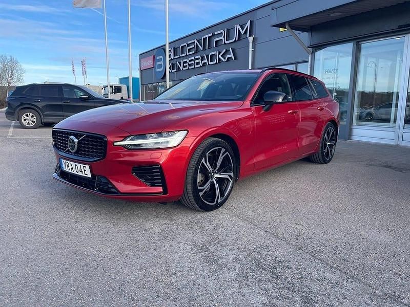 Begagnad Volvo V60 456 HK (335 kW) 2023 Röd Kombi