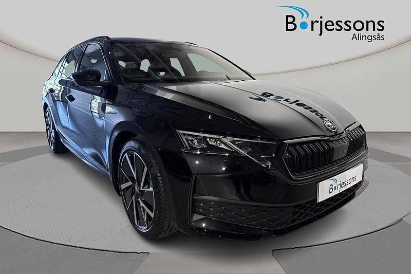 Svart Ny 2025 Skoda Octavia SportLine Kombi | 480 800 kr (Dyr) - Bild 1/4