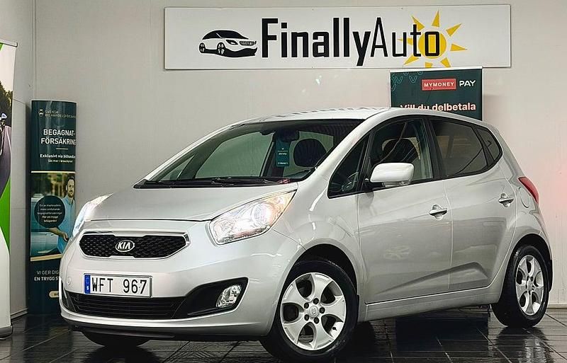 Begagnad Kia Venga Comfort 125 HK (91 kW) 2013 Grå Halvkombi