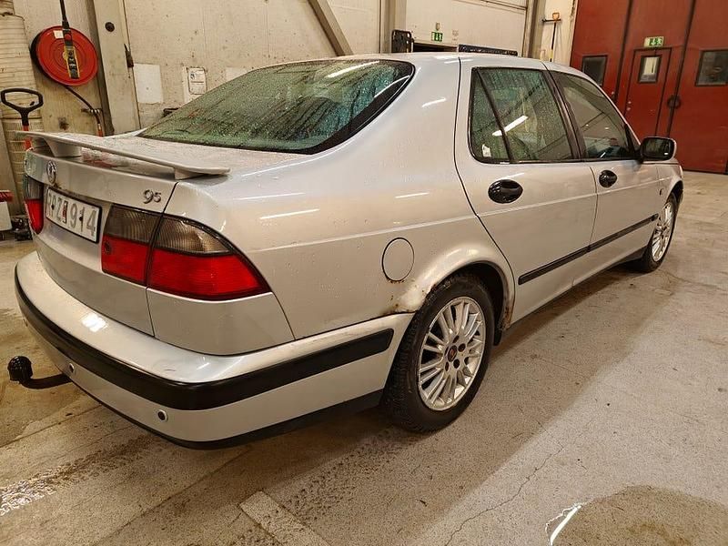 Begagnad Saab 9-5 150 HK (110 kW) 2000 Silver