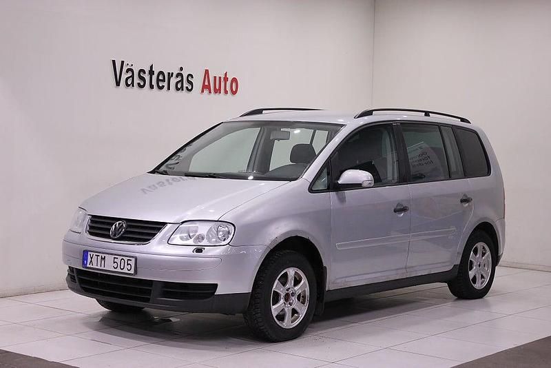 Silver Begagnad 2006 VW Touran Conceptline Minibuss | 25 000 kr - Bild 1/4