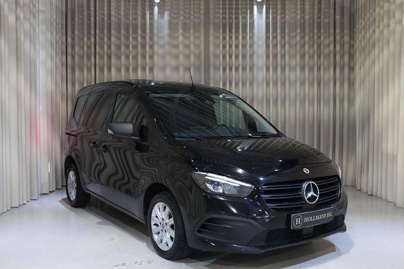 Svart Begagnad 2023 Mercedes Citan 110 Van | 169 900 kr (Superpris) - Bild 1/4