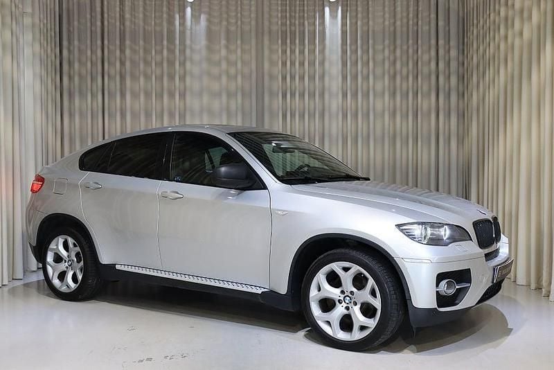 Ljusgrå Begagnad 2009 BMW X6 Sport Line SUV | 169 900 kr (Marknadspris) - Bild 1/4