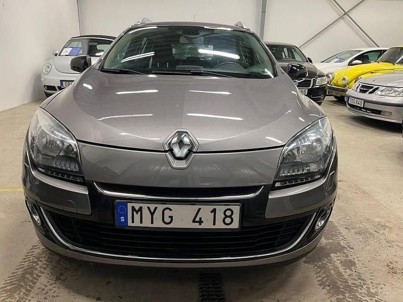 Begagnad Renault Mégane III Bose Edition 110 HK (80 kW) 2013 Grå metallic