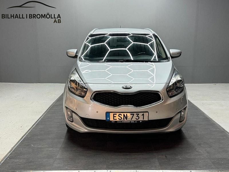 Grå Begagnad 2015 Kia Carens Minibuss | 84 900 kr (Superpris) - Bild 1/4
