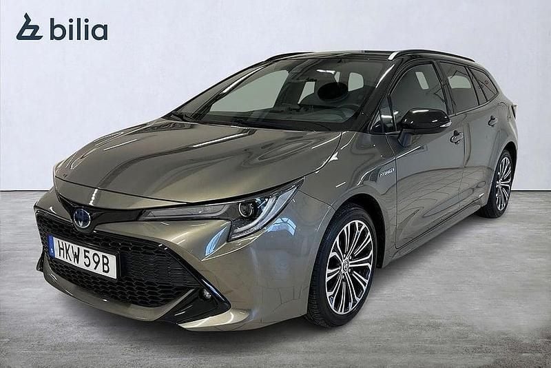 Grön Begagnad 2020 Toyota Corolla Premium Kombi | 249 900 kr (Marknadspris) - Bild 1/4