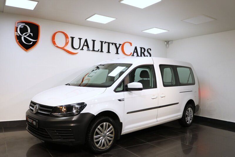 Vit Begagnad 2017 VW Caddy Maxi Life Life Minibuss | 168 900 kr (Bra pris) - Bild 1/4