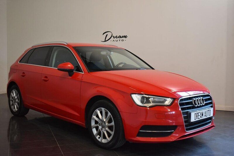 Begagnad Audi A3 Sportback 110 HK (80 kW) 2015 Halvkombi