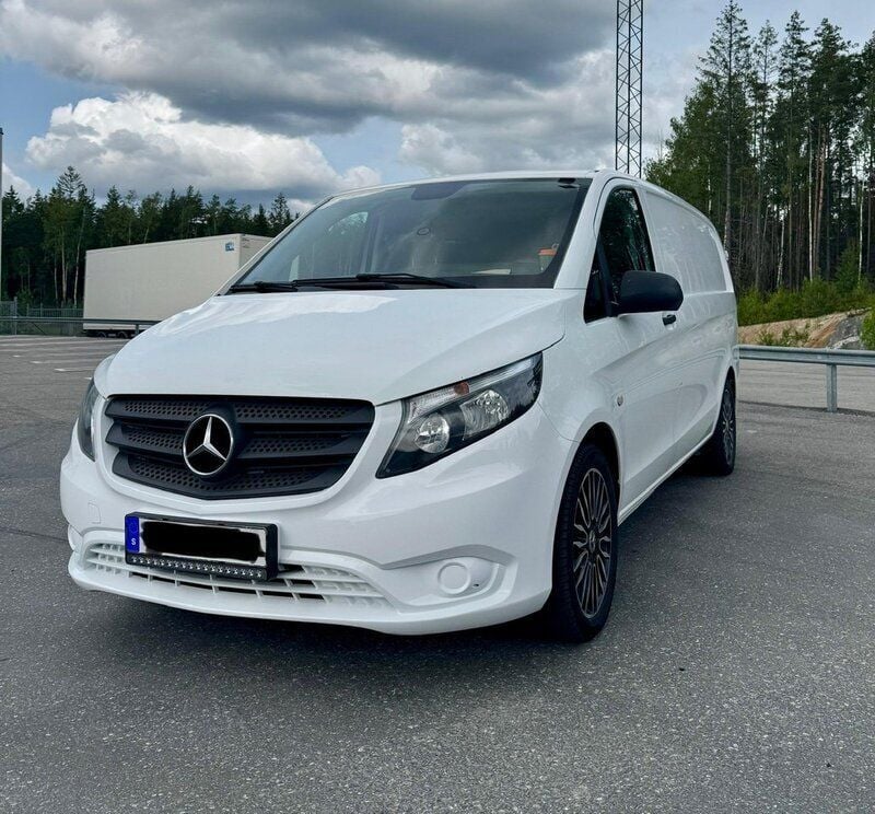 Vit Begagnad 2018 Mercedes Vito Minibuss | 129 000 kr (Marknadspris) - Bild 1/4