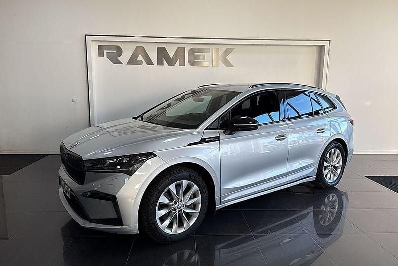 Begagnad Skoda Enyaq iV SportLine 150 kW (204 HK) 2022 Silver SUV