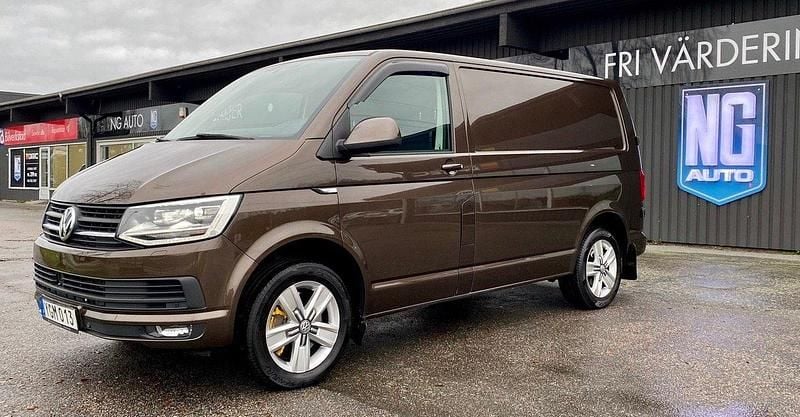 Brun Begagnad 2017 VW T6 Van | 189 900 kr (Superpris) - Bild 1/4