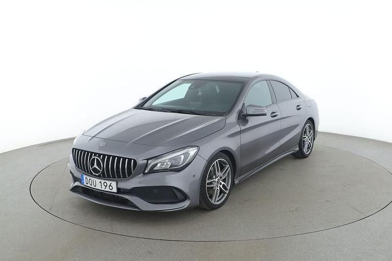 Grå Begagnad 2018 Mercedes CLA180 AMG Sedan | 216 000 kr (Lite dyr) - Bild 1/3