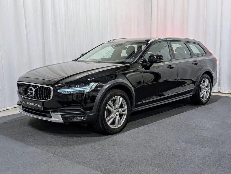 Svart Begagnad 2017 Volvo V90 CC Momentum Kombi | 224 900 kr (Marknadspris) - Bild 1/4