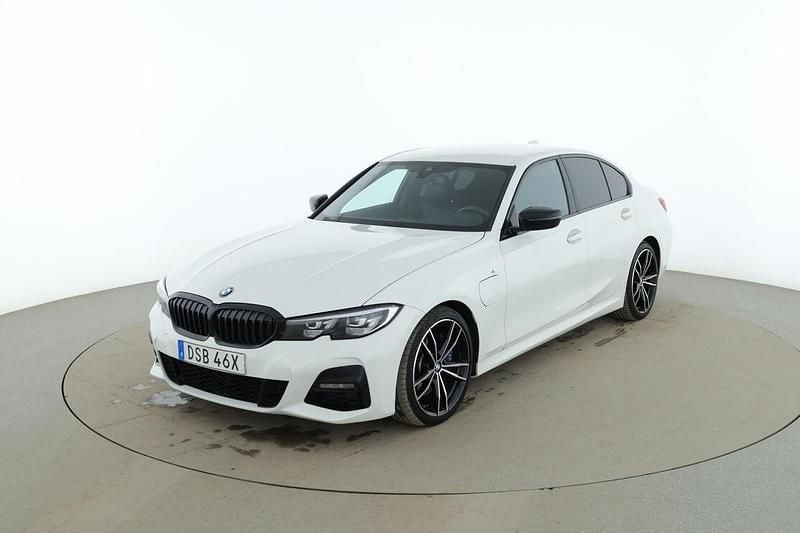 Begagnad BMW 330e M Sport 252 HK (185 kW) 2020 Vit Sedan