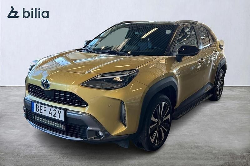 Gul Begagnad 2022 Toyota Yaris Cross Edition SUV | 269 900 kr (Superpris) - Bild 1/3