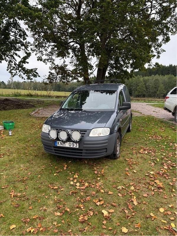 Grå Begagnad 2010 VW Caddy Minibuss | 35 000 kr (Bra pris) - Bild 1/4