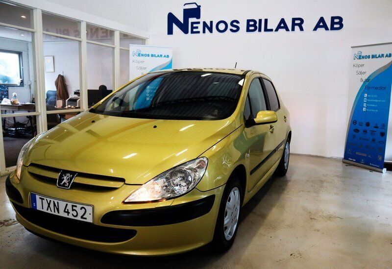 Ljusgul Begagnad 2002 Peugeot 307 Halvkombi | 23 500 kr (Lite dyr) - Bild 1/4