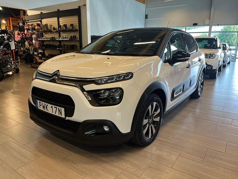 Vit Begagnad 2024 Citroën C3 PureTech Halvkombi | 188 000 kr (Marknadspris) - Bild 1/4