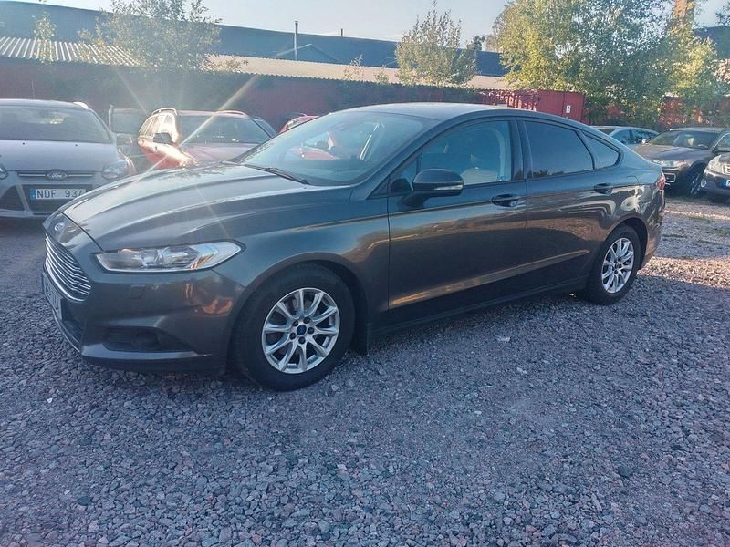 Begagnad Ford Mondeo 161 HK (118 kW) 2016 Grå Halvkombi